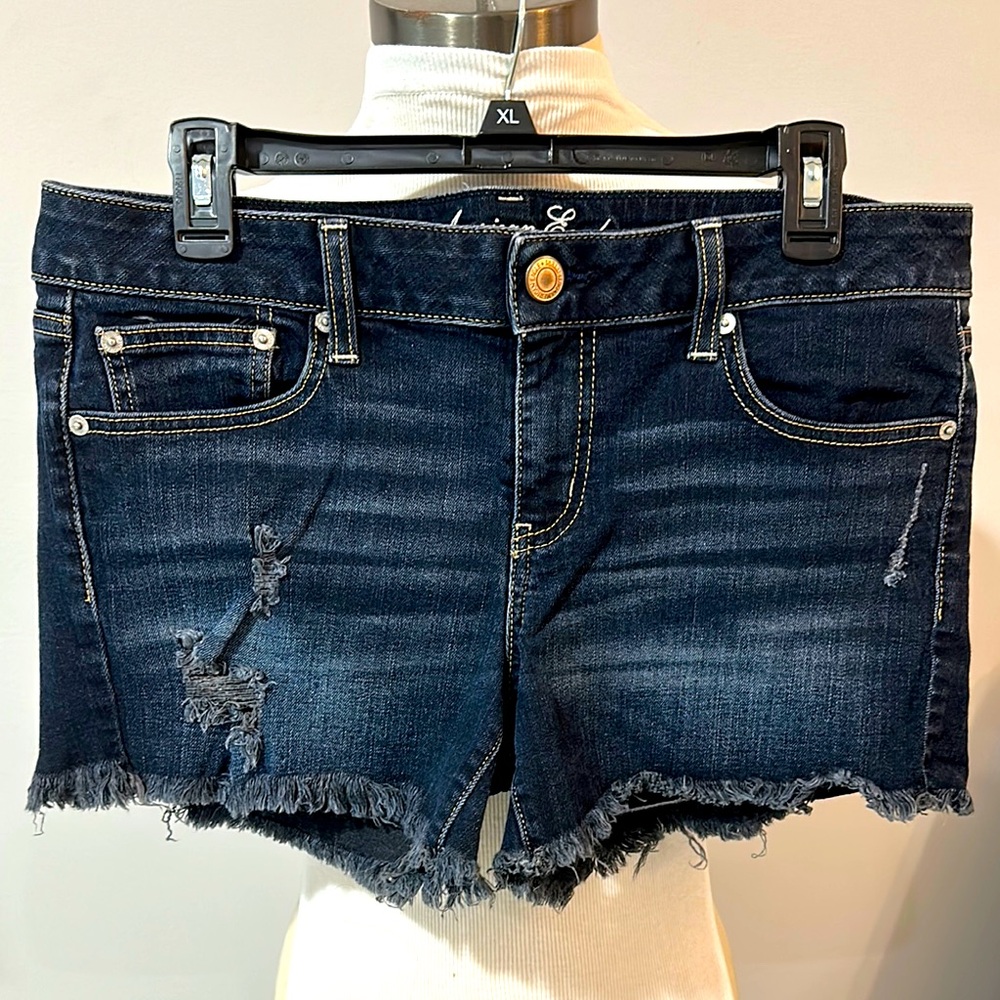 American Eagle Distressed Denim Shorts Sz 14